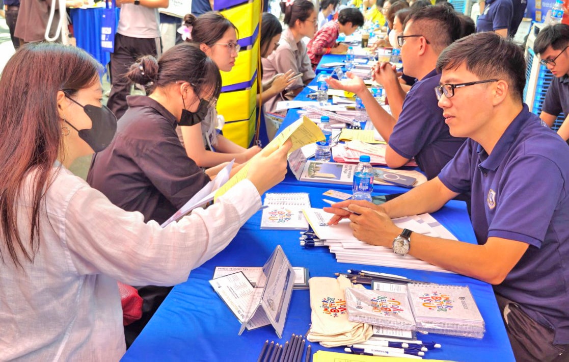 Năm 2025 nhiều trường Đại học điều chỉnh thời gian xét tuyển các phương thức
